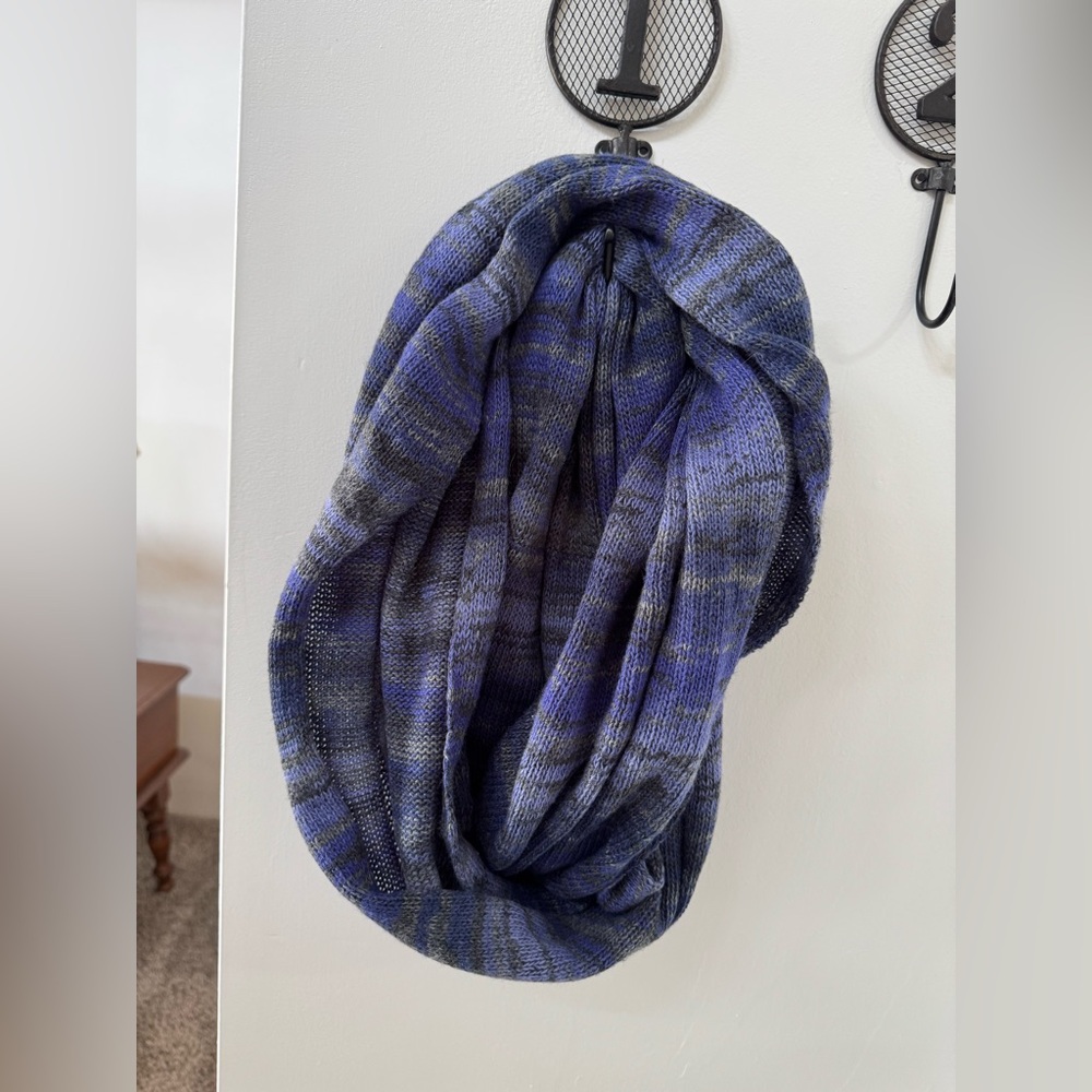 Phase 3 Nordstrom Purple & gray 💜🩶 infinity Scarf